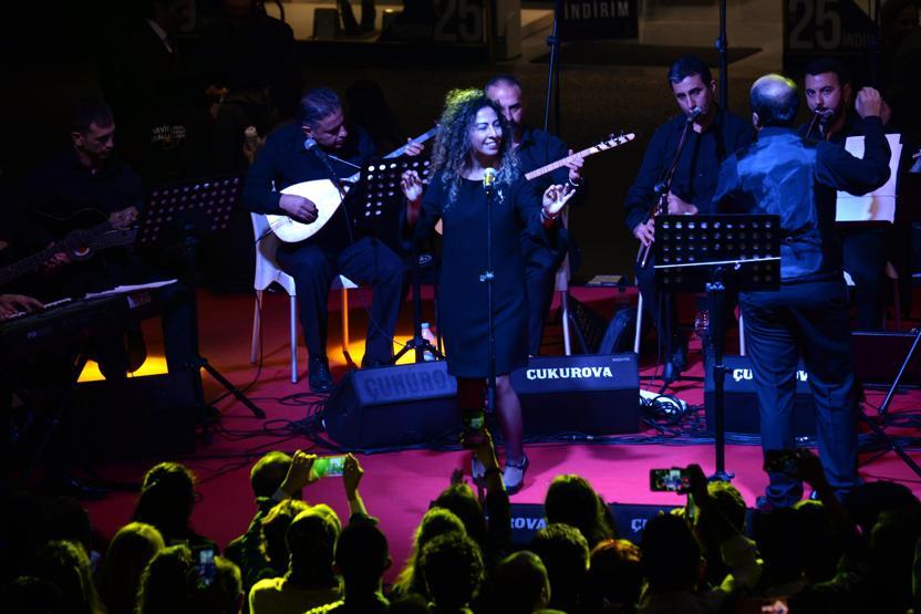 Öğretmen orkestrası çaldı, meslektaşları konser verdi