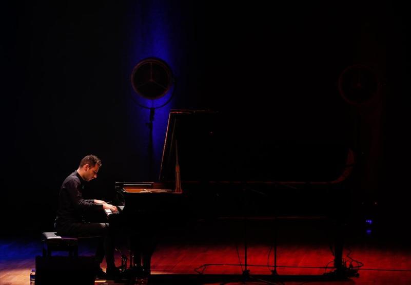 Dünyanın en hızlı piyanisti Peter Bence İzmirde