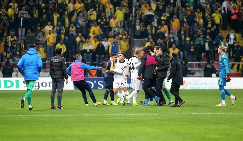 Beşiktaş 4 golle kendine geldi