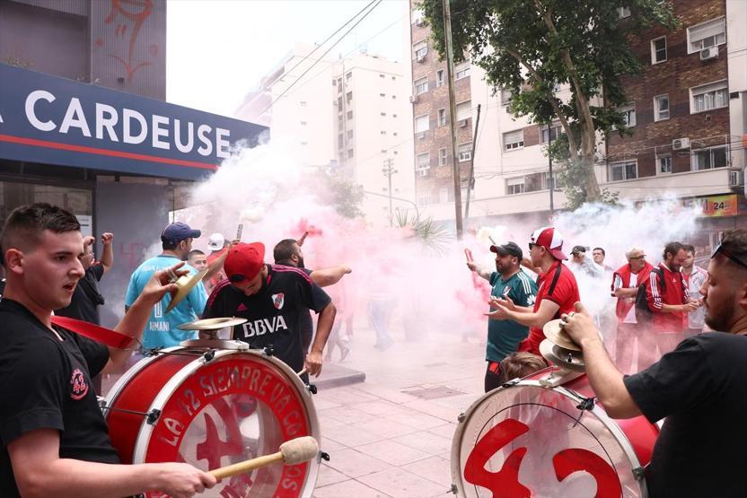River Plate - Boca Juniors finali olaylar nedeniyle ertelendi