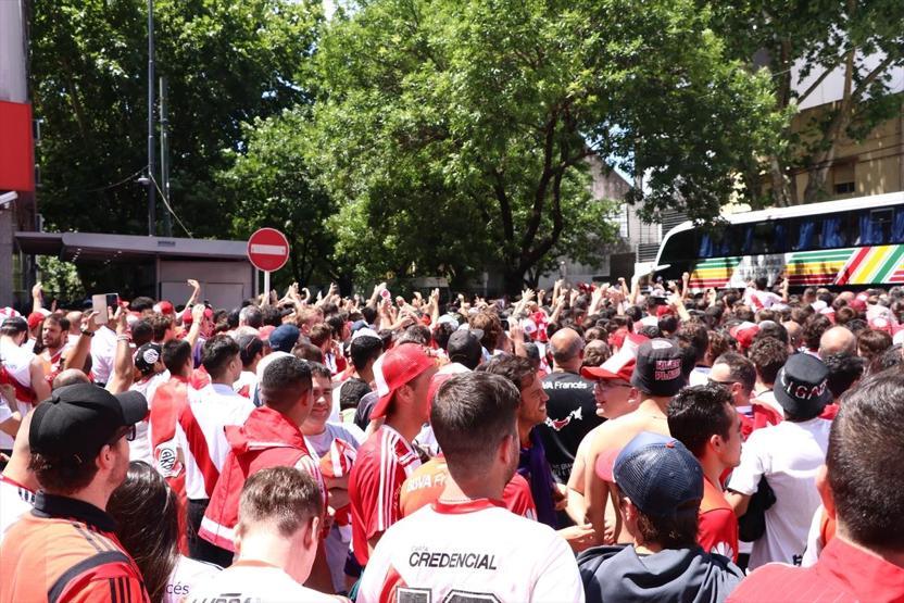 River Plate - Boca Juniors finali olaylar nedeniyle ertelendi