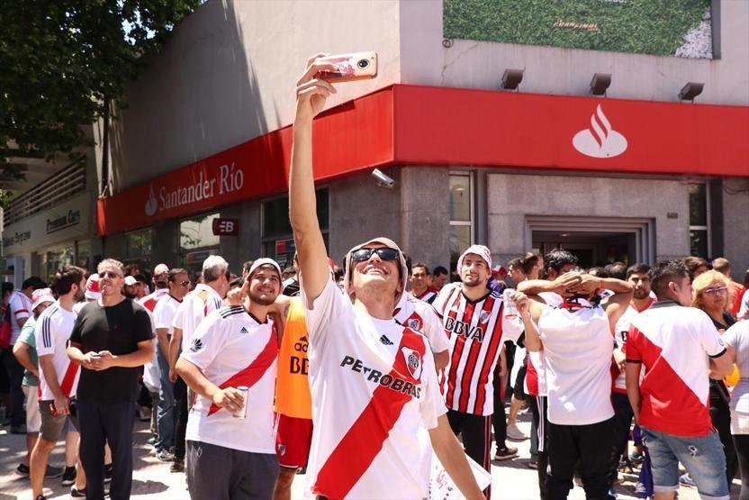 River Plate - Boca Juniors finali olaylar nedeniyle ertelendi