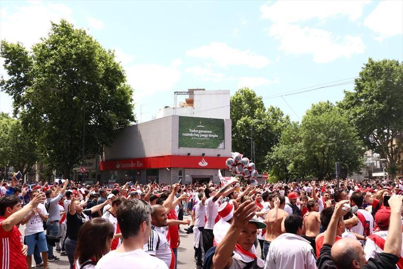 River Plate - Boca Juniors finali olaylar nedeniyle ertelendi