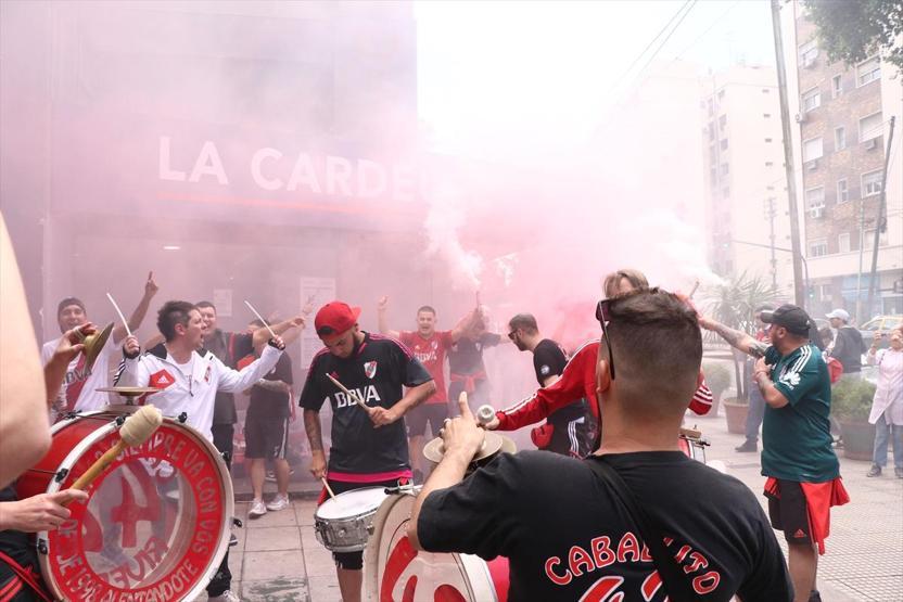River Plate - Boca Juniors finali olaylar nedeniyle ertelendi