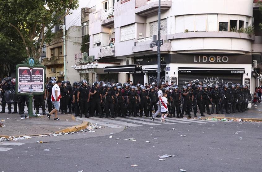 River Plate - Boca Juniors finali olaylar nedeniyle ertelendi