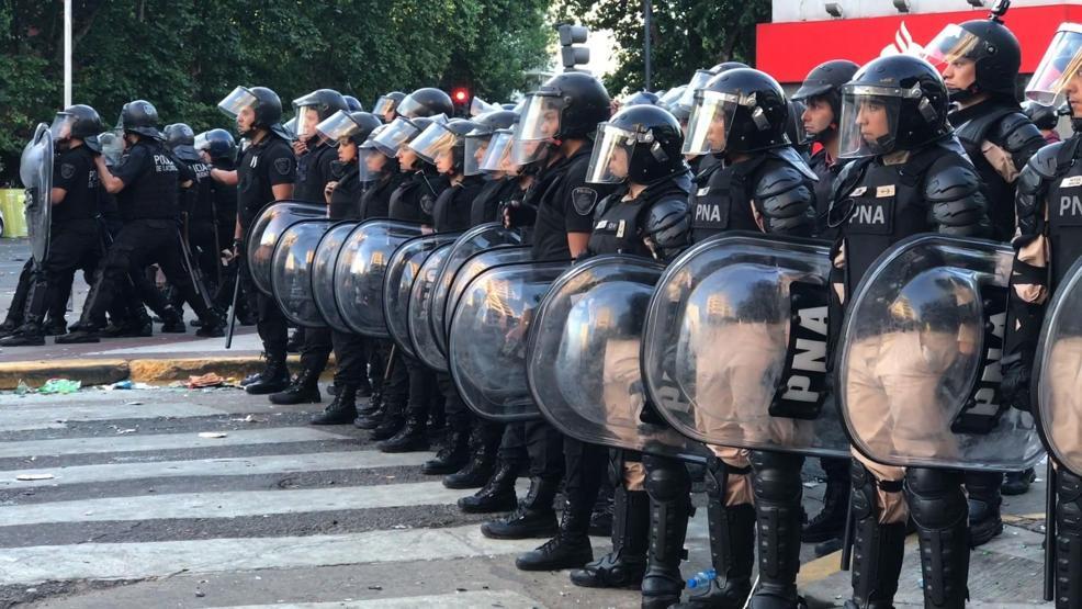 River Plate - Boca Juniors finali olaylar nedeniyle ertelendi