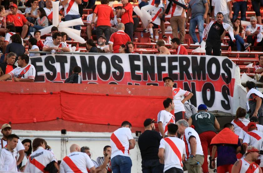 River Plate - Boca Juniors finali olaylar nedeniyle ertelendi