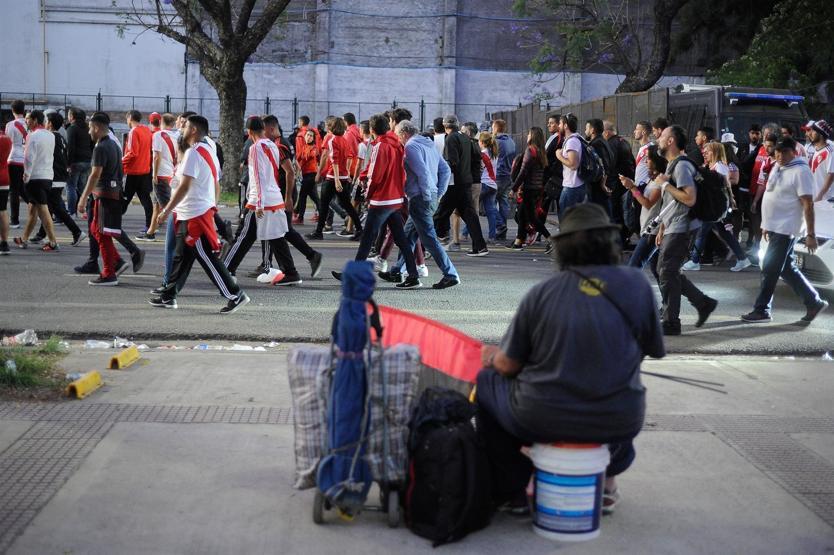 River Plate - Boca Juniors finali olaylar nedeniyle ertelendi