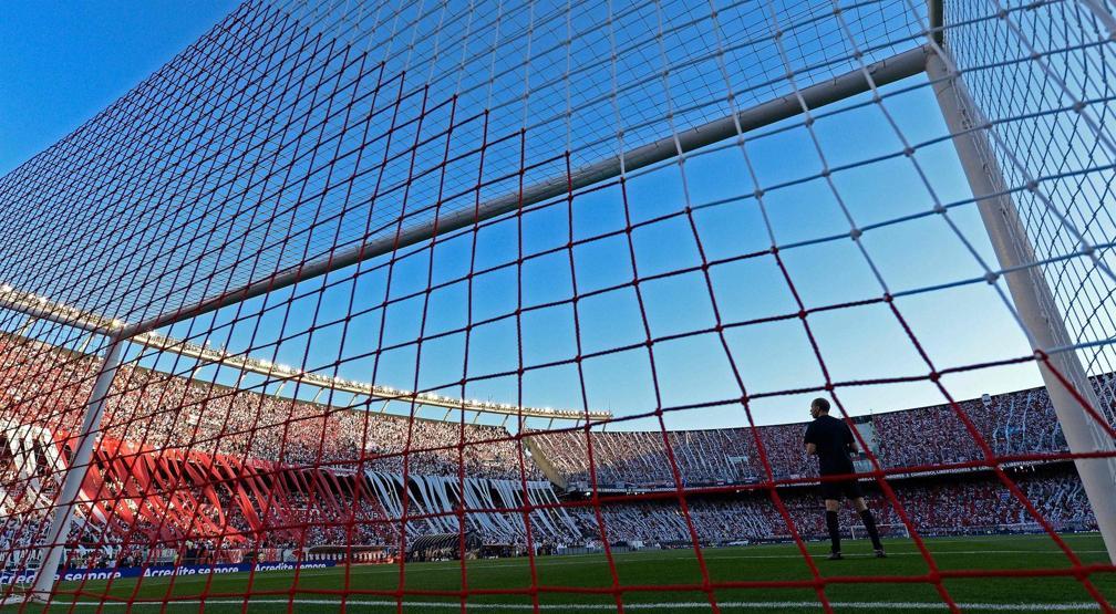 River Plate - Boca Juniors finali olaylar nedeniyle ertelendi