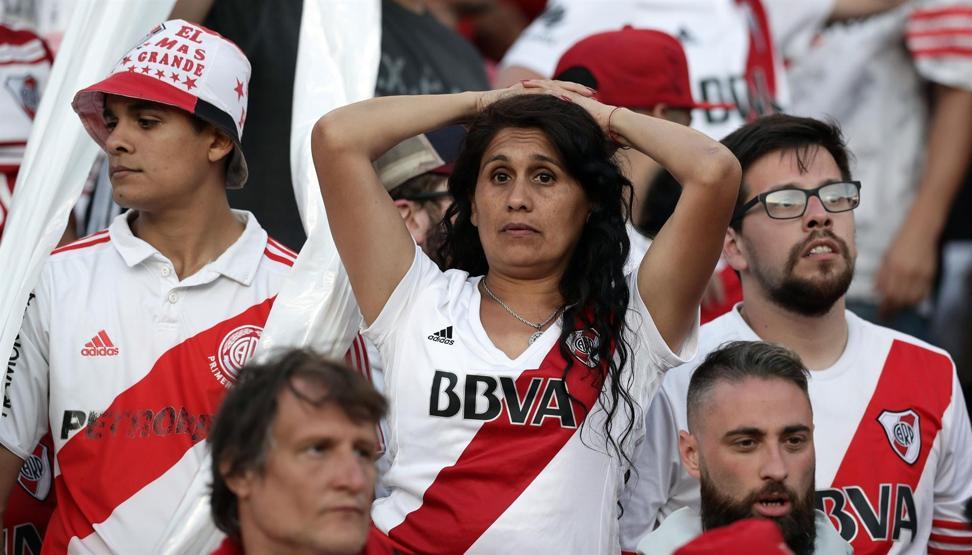River Plate - Boca Juniors finali olaylar nedeniyle ertelendi