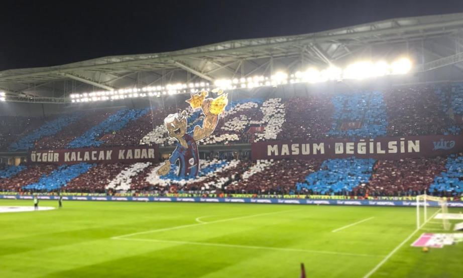 Trabzonspordan Fenerbahçeye özel koreografi