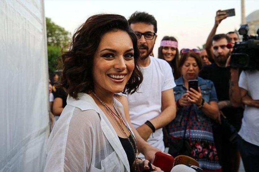 Ezgi Mola, Mustafa Aksakallı ile aşk yaşıyor mu