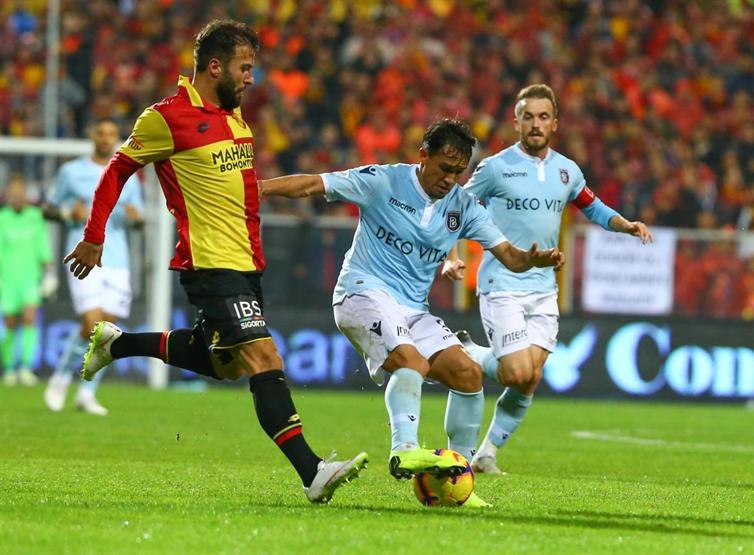 Başakşehir farkı açıyor