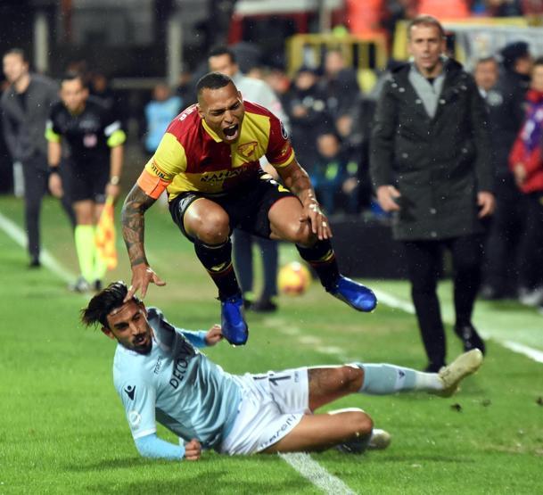 Başakşehir farkı açıyor