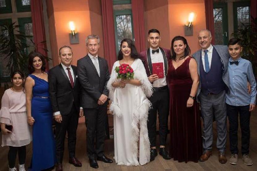 Milli futbolcu Kaan Ayhan evlendi