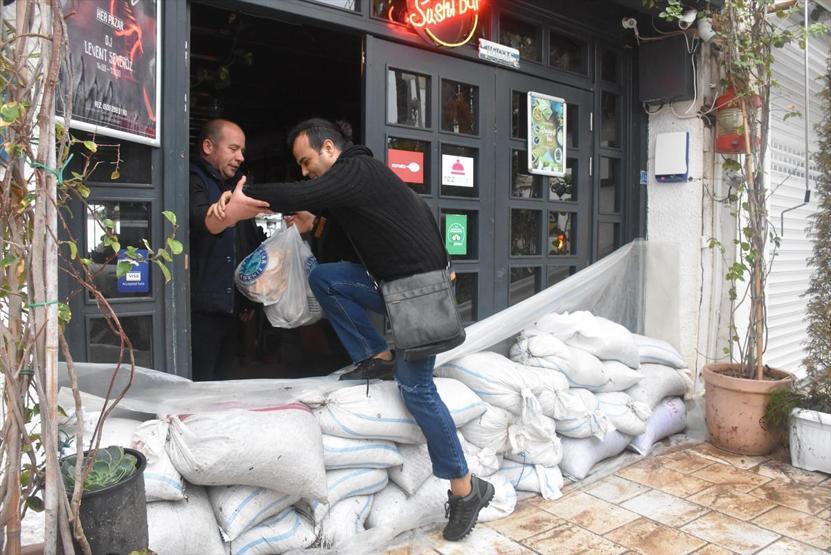 Bodrumda selin yaraları sarılıyor