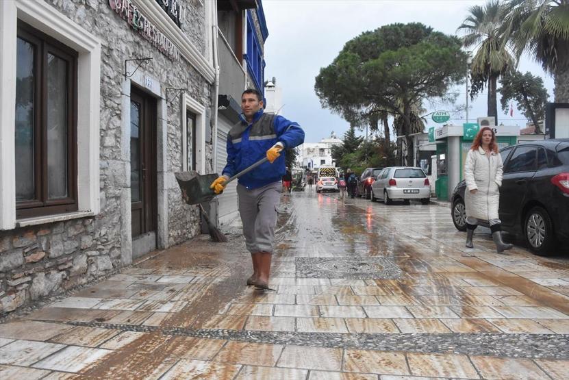 Bodrumda selin yaraları sarılıyor
