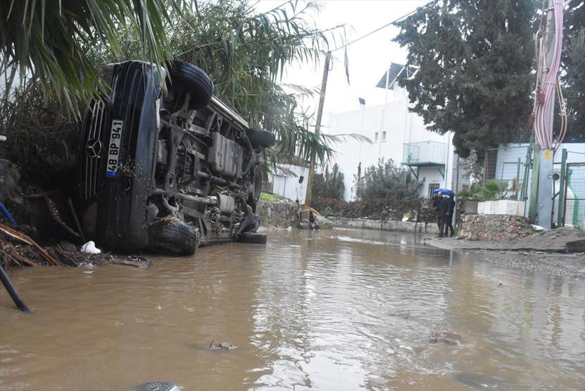 Bodrumda selin yaraları sarılıyor
