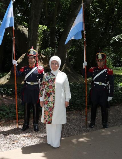 G20 Zirvesi... Emine Erdoğan lider eşleriyle birlikte
