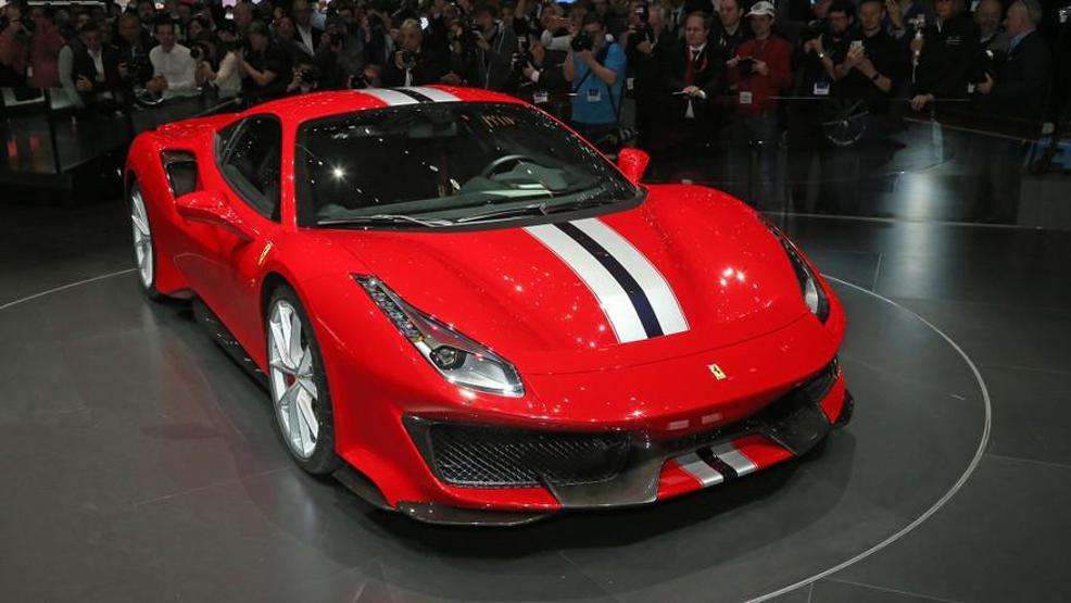 Yılın Süper Otomobili Ferrari 488 Pista oldu