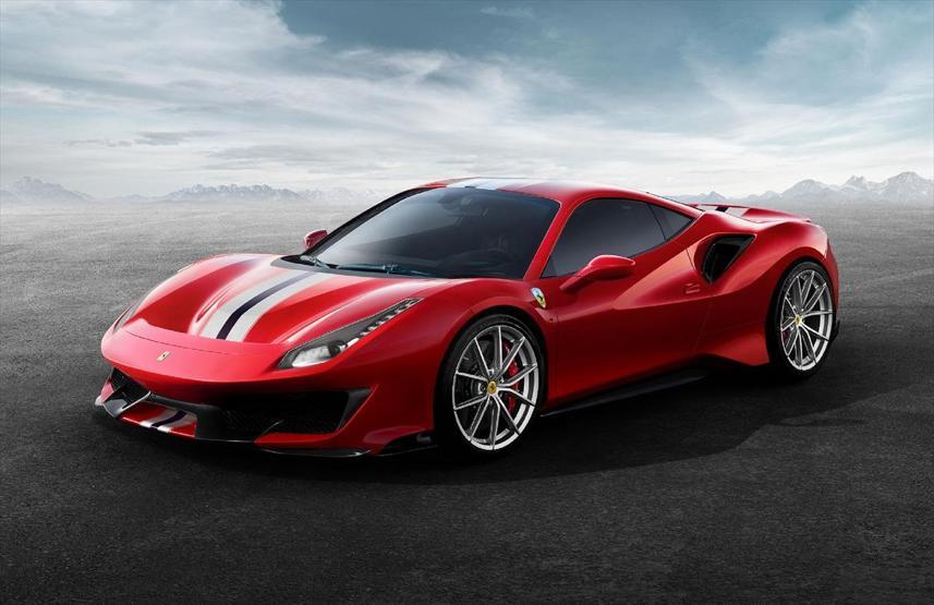 Yılın Süper Otomobili Ferrari 488 Pista oldu