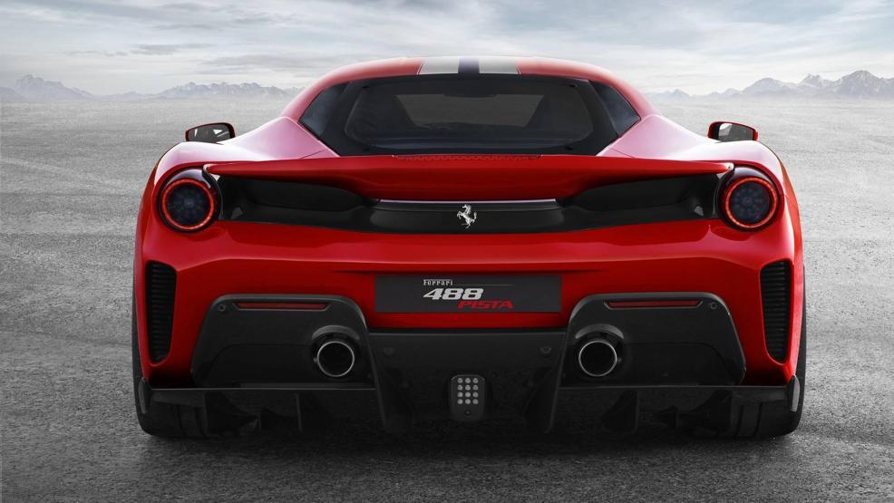 Yılın Süper Otomobili Ferrari 488 Pista oldu