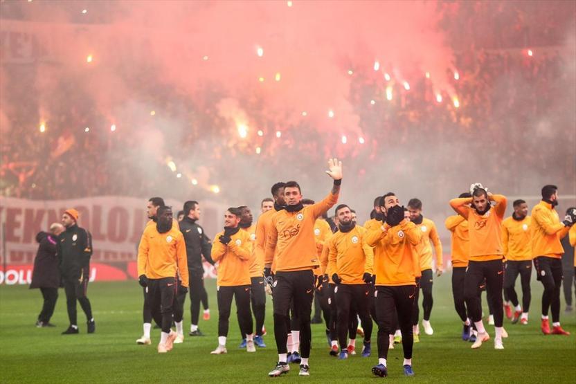 Galatasaray antrenmanını 40 bin 541 taraftar izledi