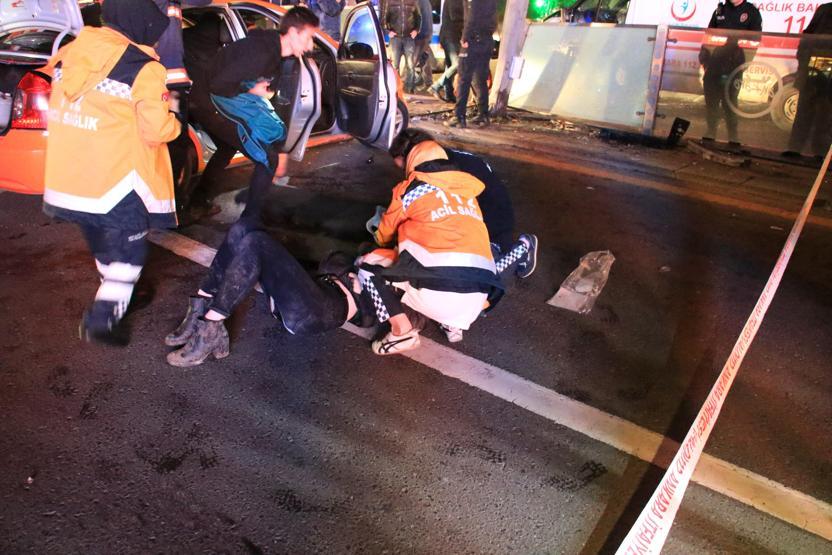Taksi kontrolden çıktı: Ankarada korkunç kaza