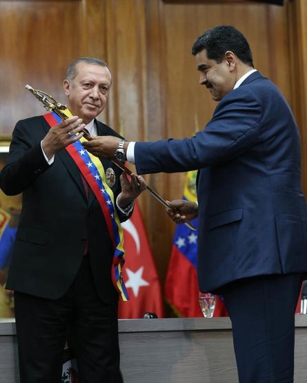 Cumhurbaşkanı Erdoğana El Libertador nişanı