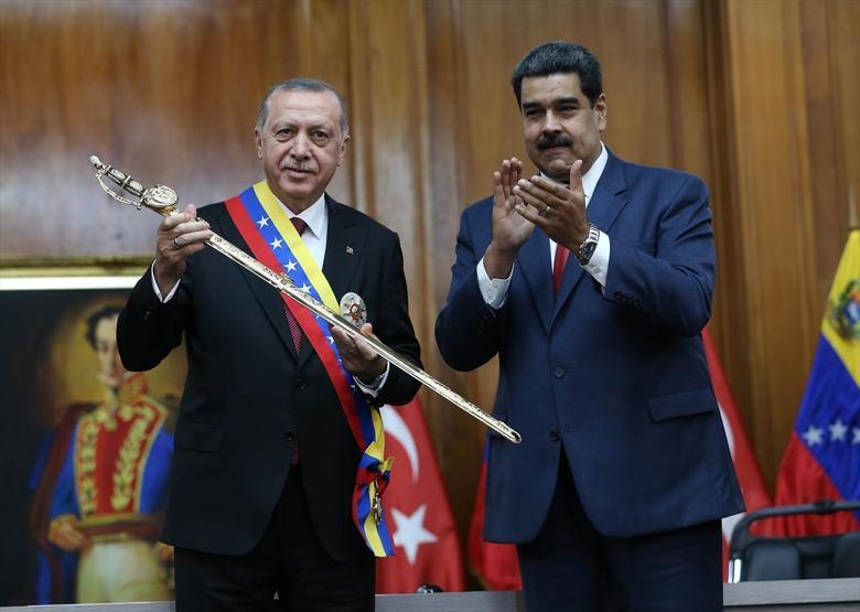 Cumhurbaşkanı Erdoğana El Libertador nişanı