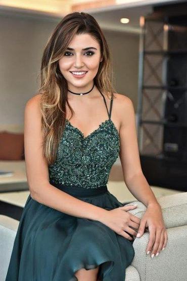 Hande Erçel bazlama suratı affetmedi
