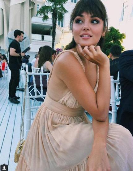 Hande Erçel bazlama suratı affetmedi