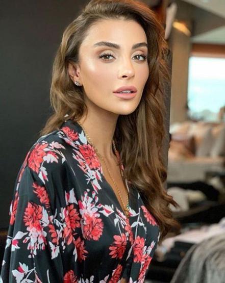 Özge Ulusoydan Hacı Sabancıya mesaj mı var