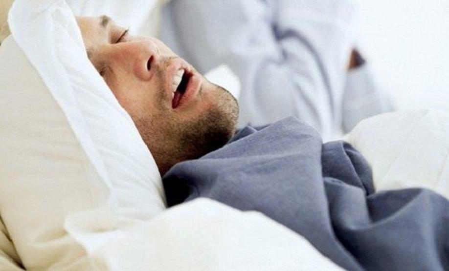 Uykuda solunum duraklaması yaşayanlar doktora başvurmalı