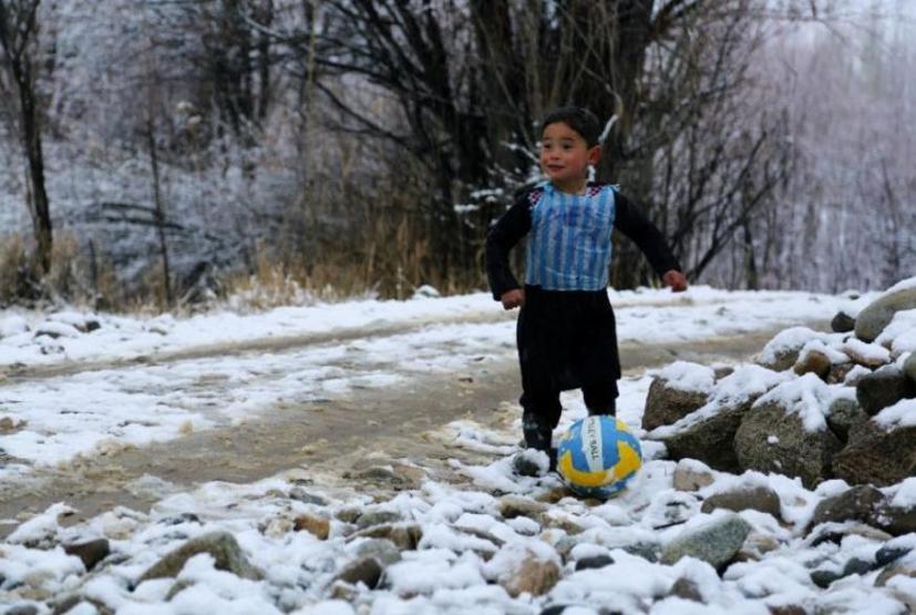 Poşetten Messi forması giyen Murtaza Ahmadinin ağlatan hikayesi