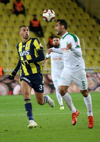 İslam Slimani gol sessizliğini bozdu