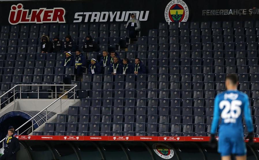 İslam Slimani gol sessizliğini bozdu