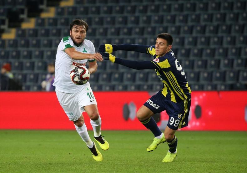 İslam Slimani gol sessizliğini bozdu