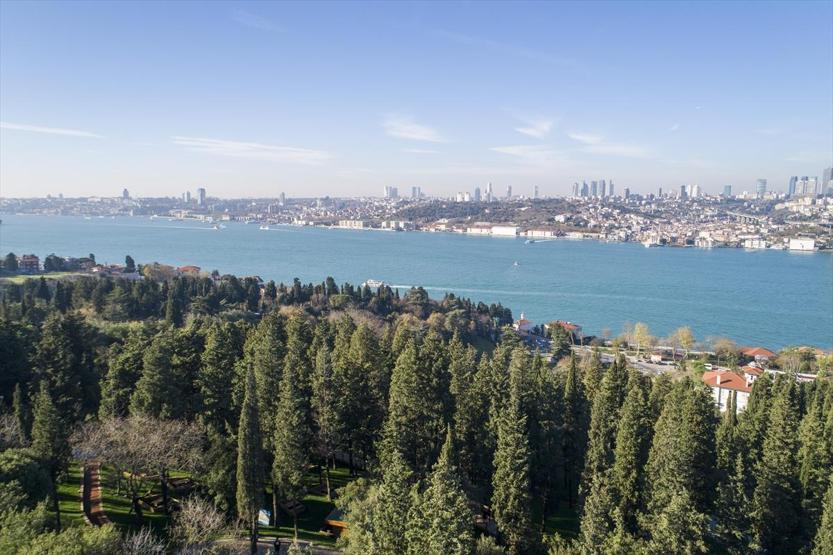 Boğaz manzaralı millet bahçesi