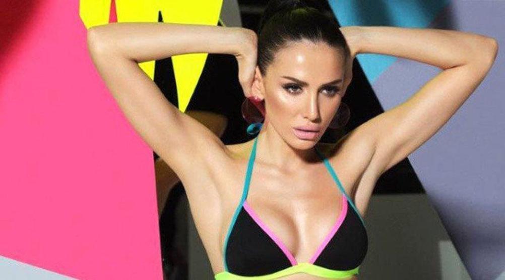 Emina Jahovicin başı basın ile dertte