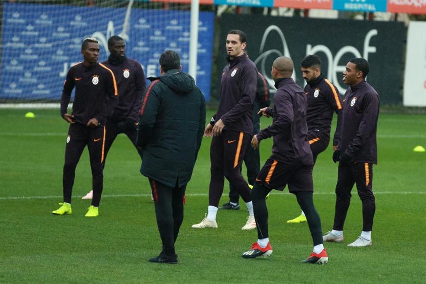 Galatasarayın Porto 11i açıklandı