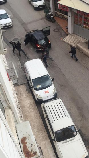 Antalyadaki sokak ortasındaki silahlı kavga kamerada