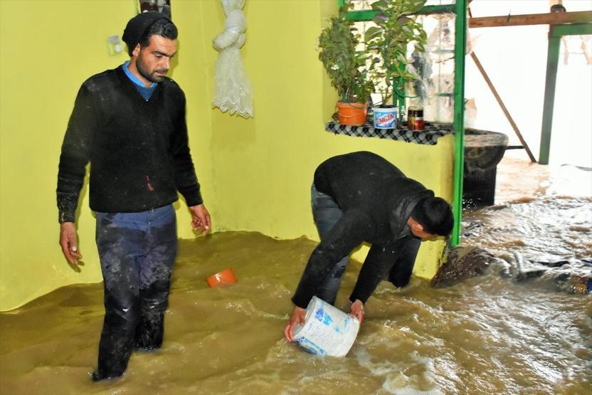 Dere taştı, ortaya bu görüntüler çıktı