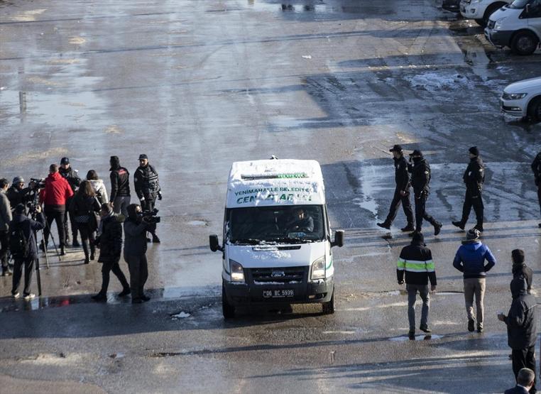 Ankarada YHT ile kılavuz treni çarpıştı