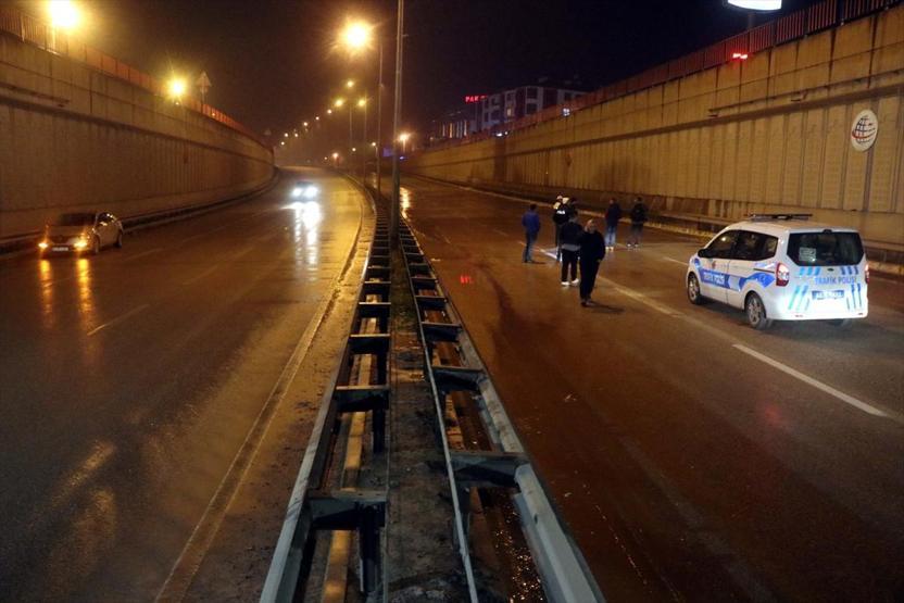 Su borusu patladı kara yolu ulaşıma kapandı