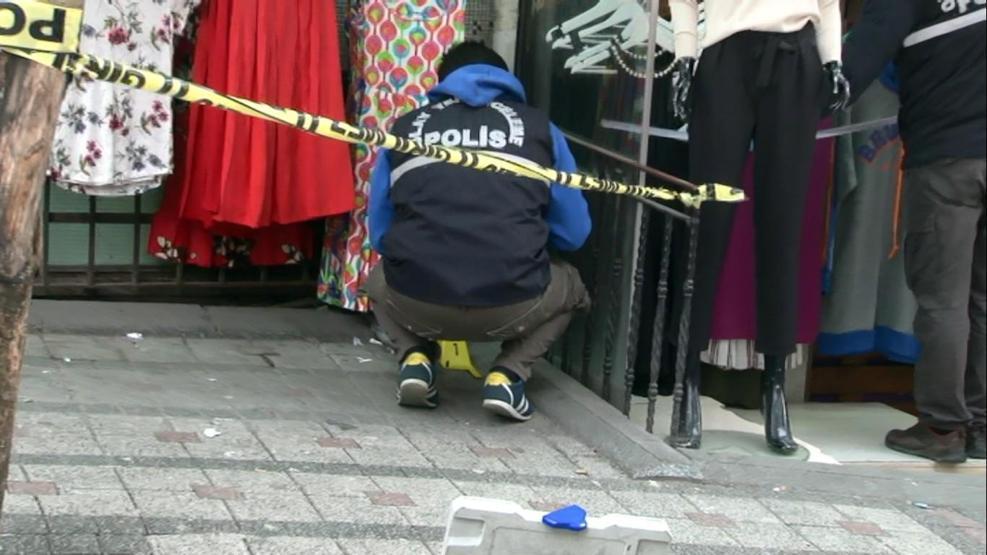 Kaldırımda yürürken arkasından gelip vurdular