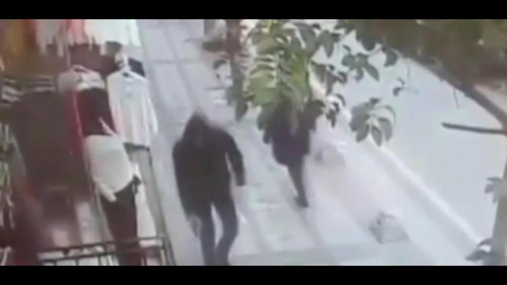 Kaldırımda yürürken arkasından gelip vurdular