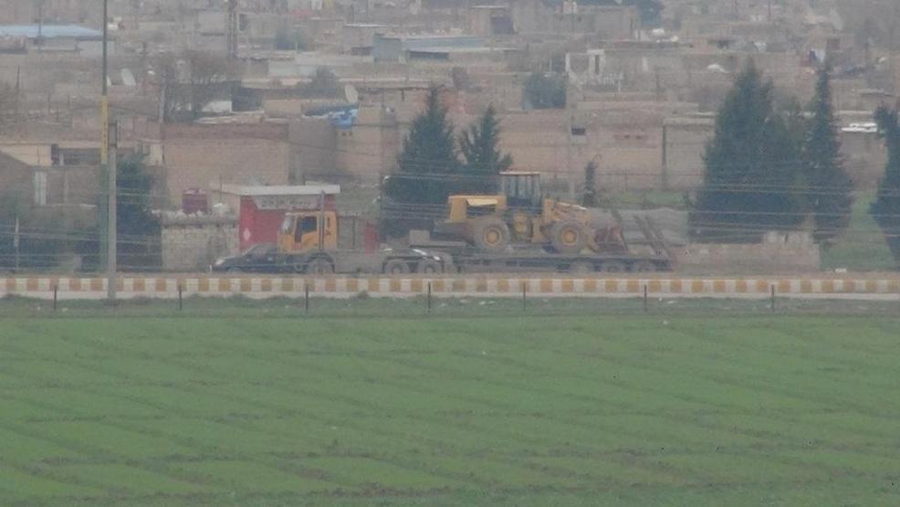 Türkiye sınırına 100 metre mesafeye teröristler çadır kurdu