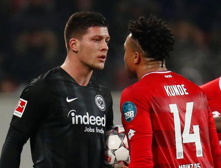 Benficanın 60 milyon euroluk hatası: Luka Jovic