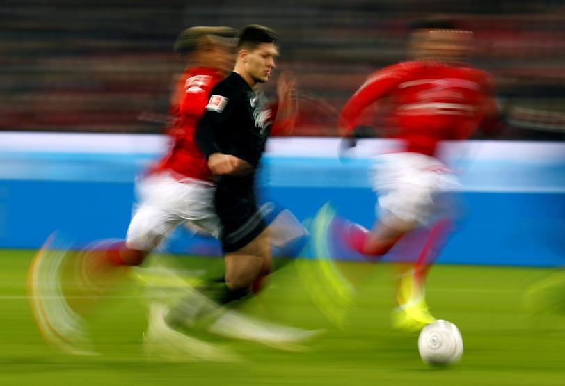 Benficanın 60 milyon euroluk hatası: Luka Jovic